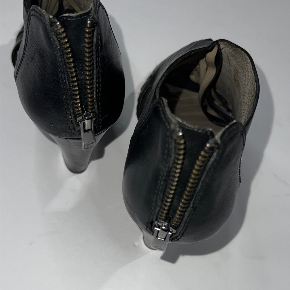 Vince Camuto Black Strappy Wedges size 6.5 - Picture 5 of 8